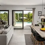 Extravagante Mit Sauna, Privatpool, Billard, Bbq 펜션 *