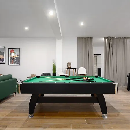 Extravagante Mit Sauna, Privatpool, Billard, Bbq Porec