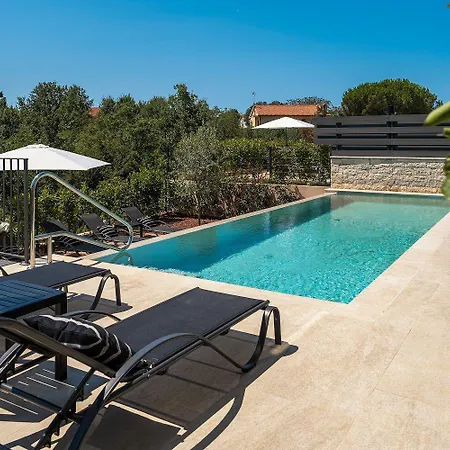 Extravagante Mit Sauna, Privatpool, Billard, Bbq * Poreč
